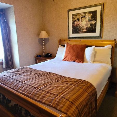 Altland House Inn & Suites Абботстаун Экстерьер фото
