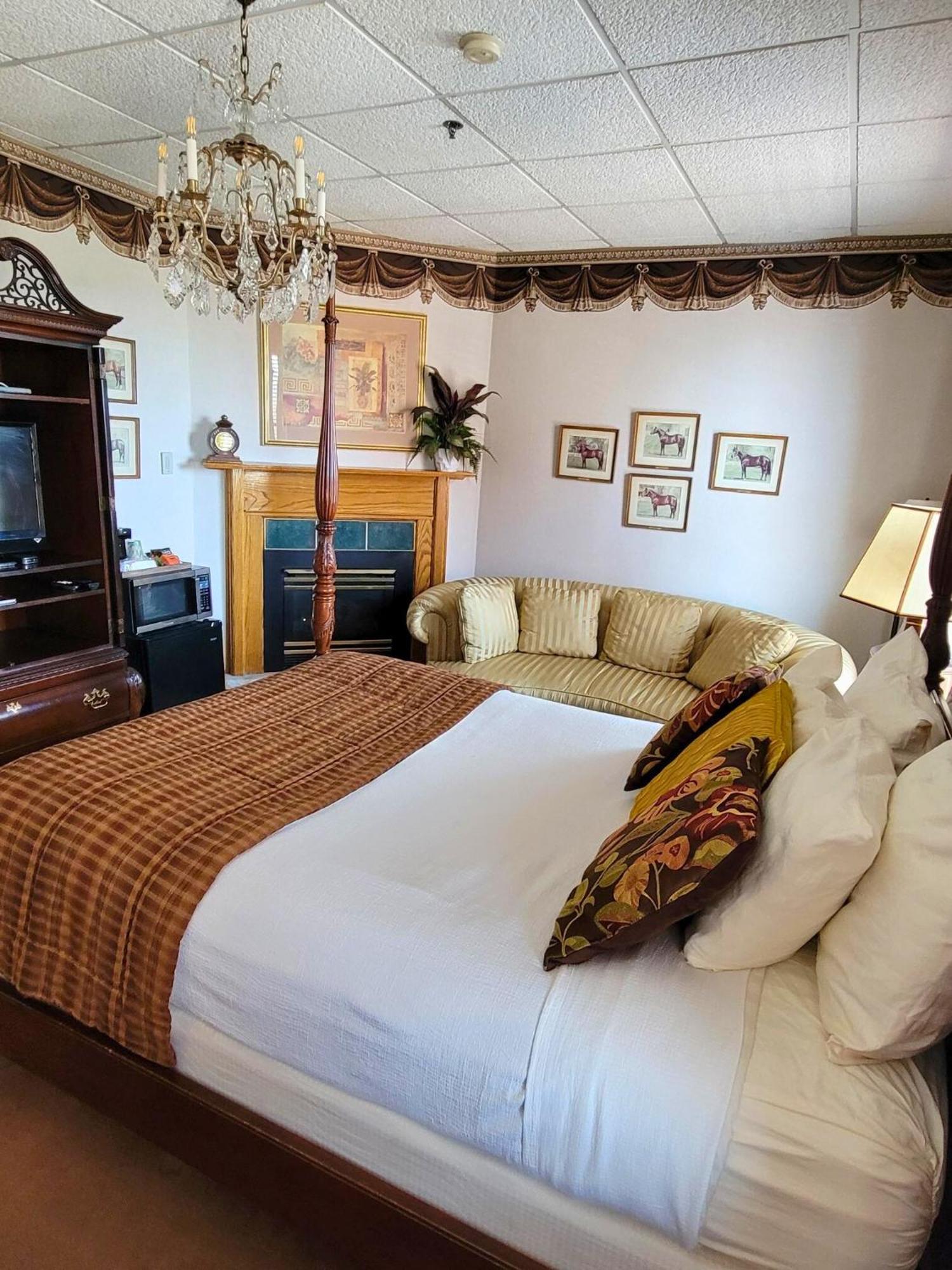 Altland House Inn & Suites Абботстаун Экстерьер фото