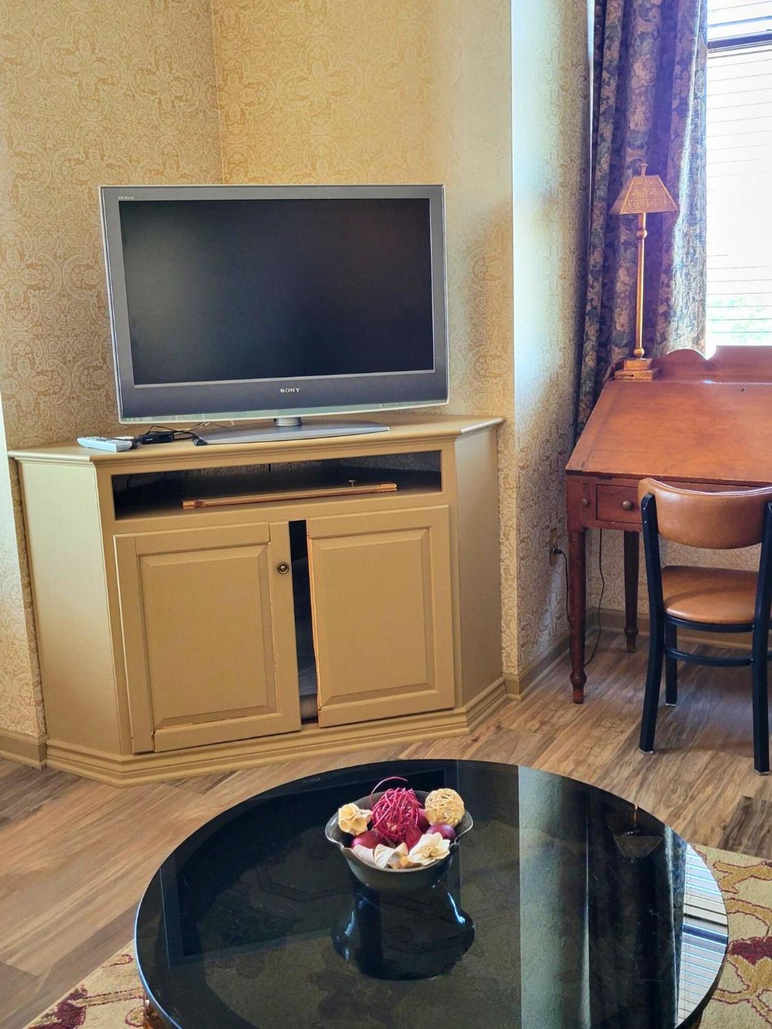 Altland House Inn & Suites Абботстаун Экстерьер фото