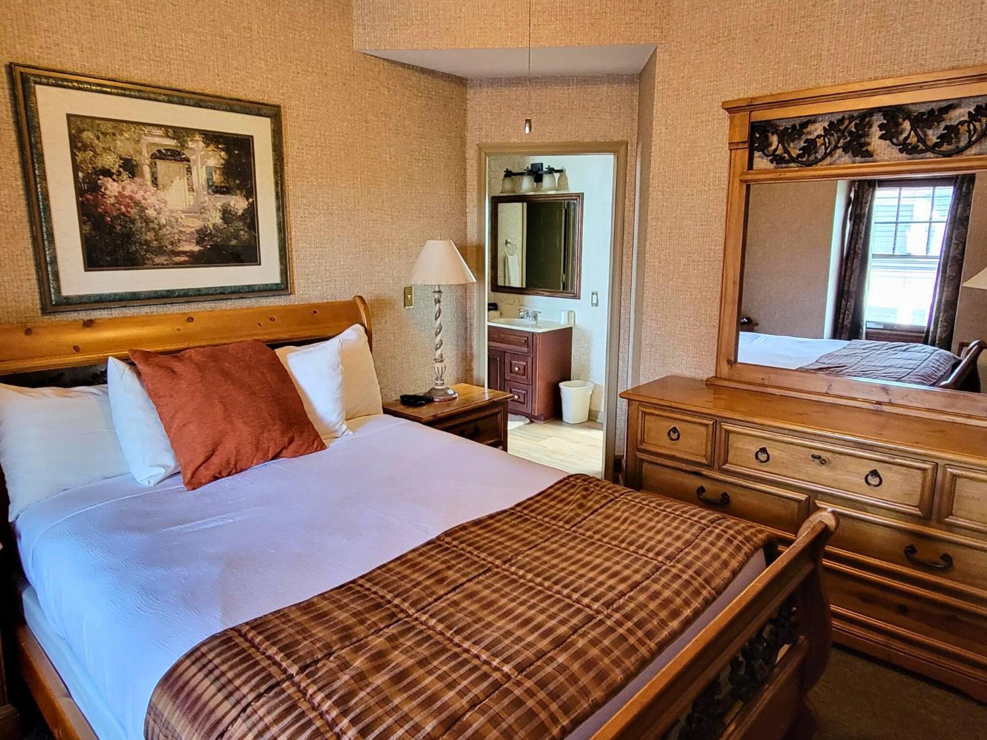 Altland House Inn & Suites Абботстаун Экстерьер фото